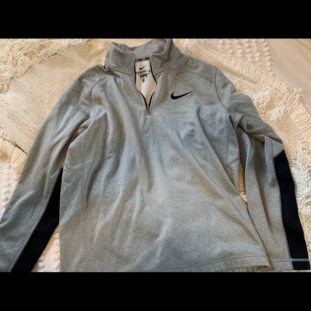 Men’s Nike half zip